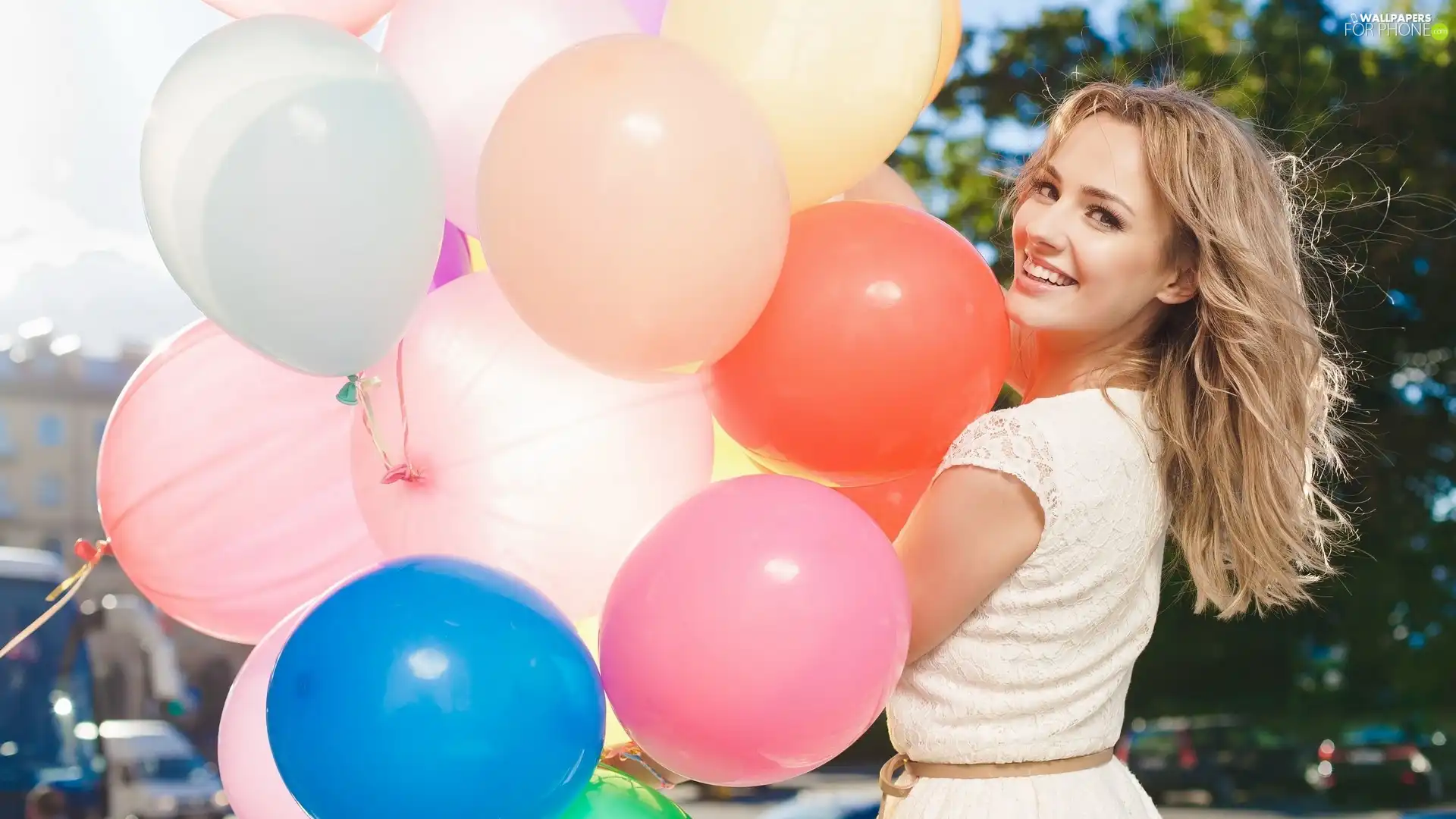 balloons, smiling, Blonde